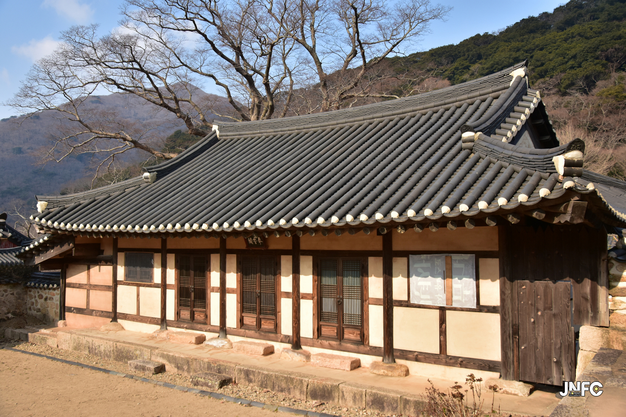 jnfc_45_134789.jpg