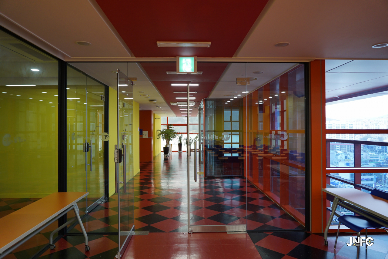jnfc_53_127507.jpg