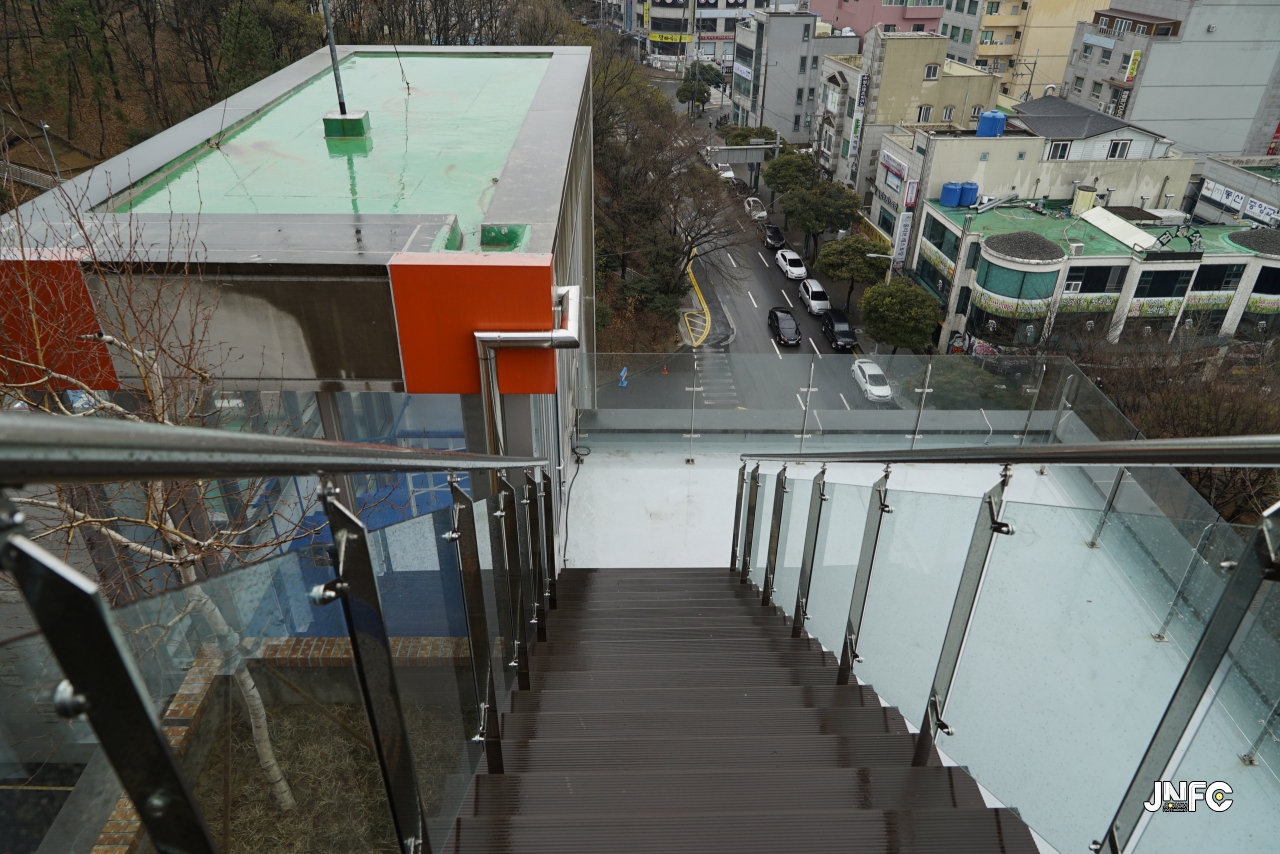 jnfc_53_127510.jpg
