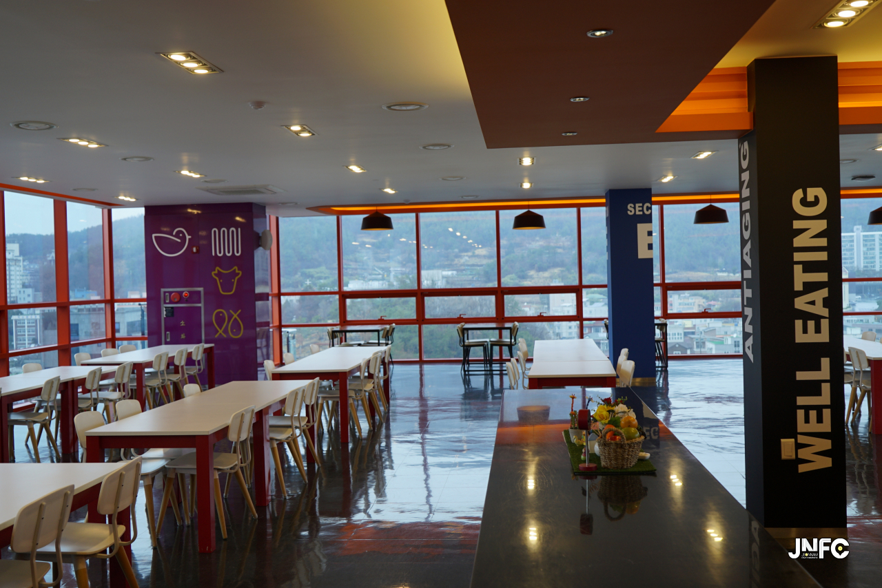 jnfc_53_127511.jpg