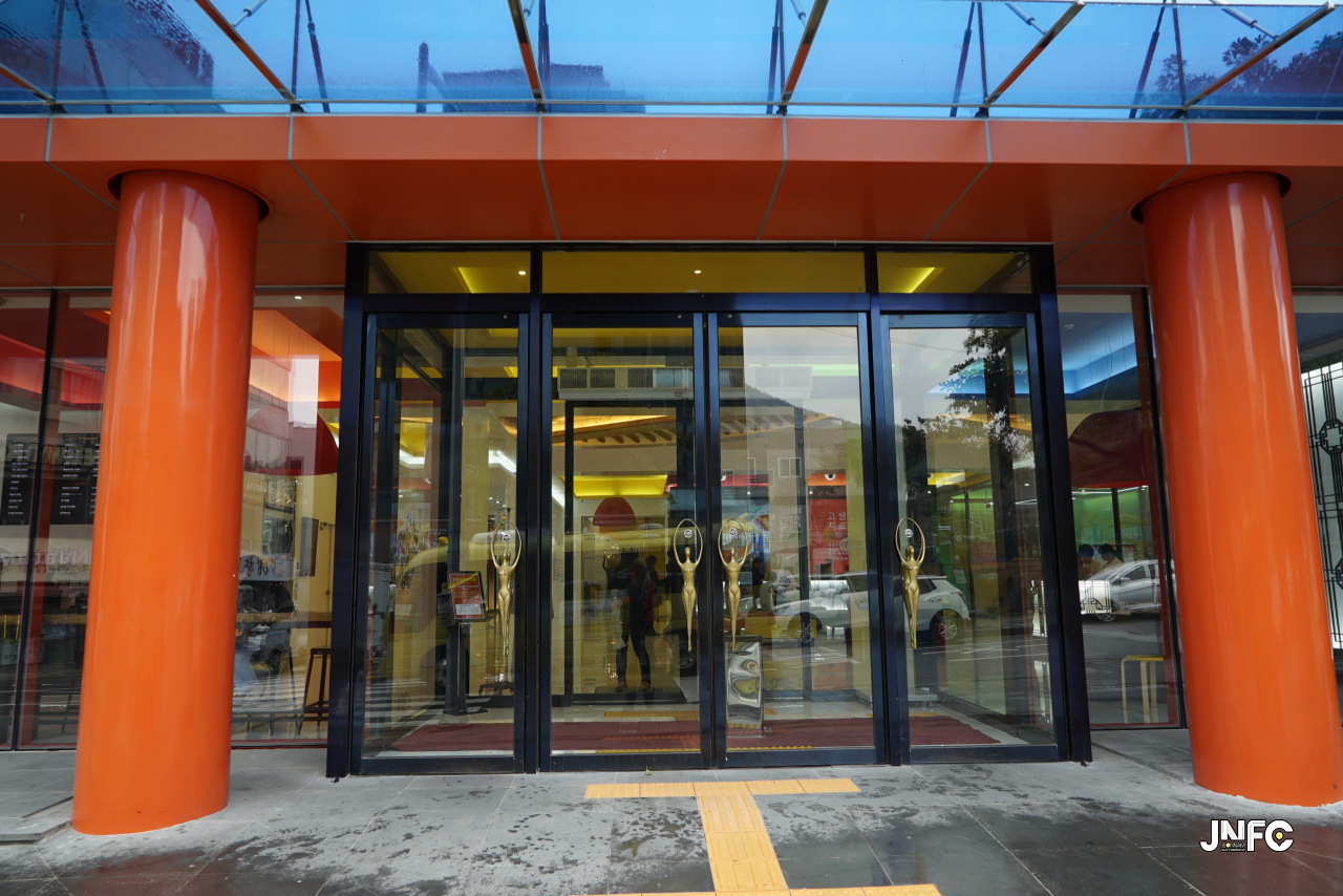 jnfc_53_127524.jpg