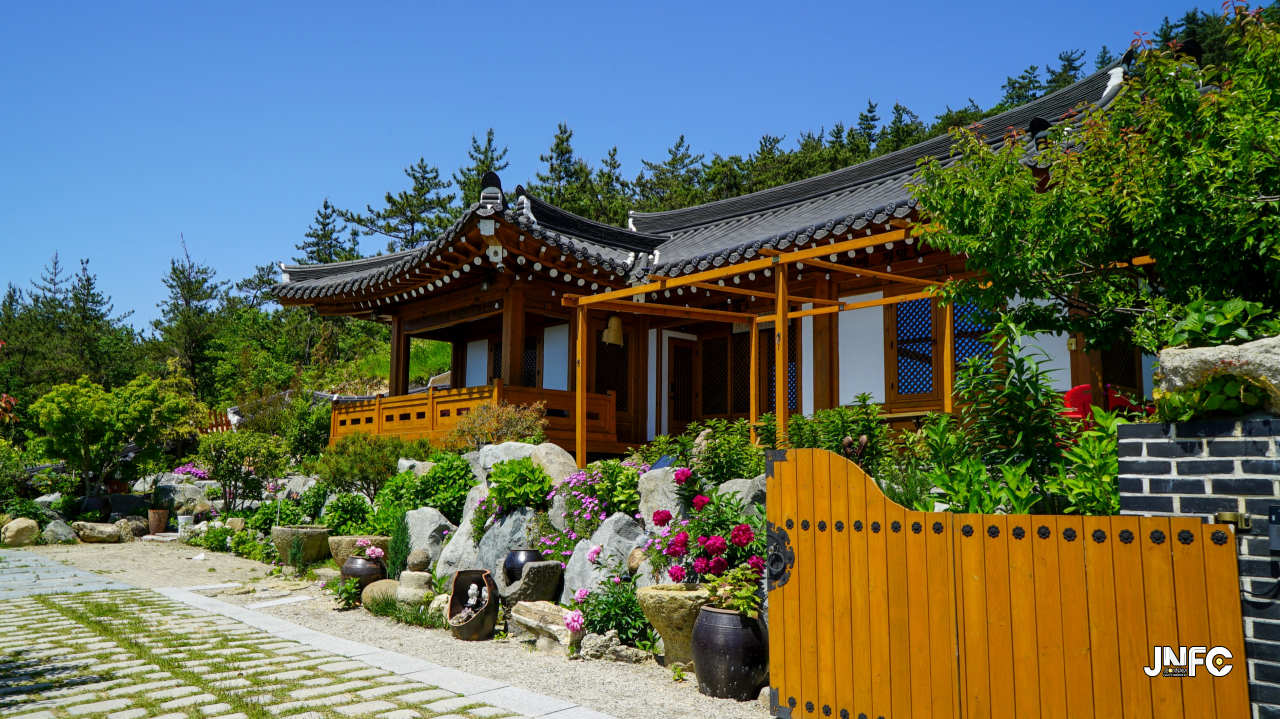 압해도 1004 한옥마을