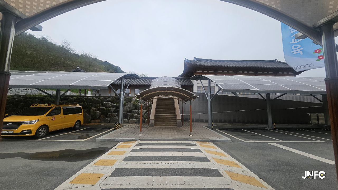 jnfc_6215_128555.jpg