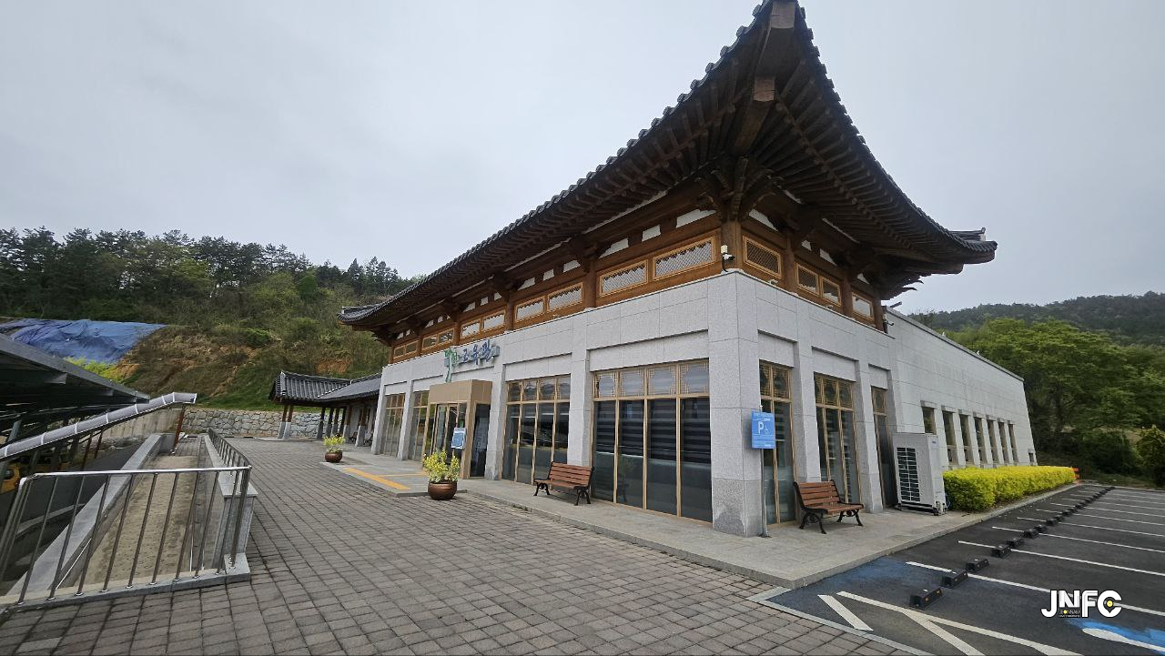 jnfc_6215_128557.jpg