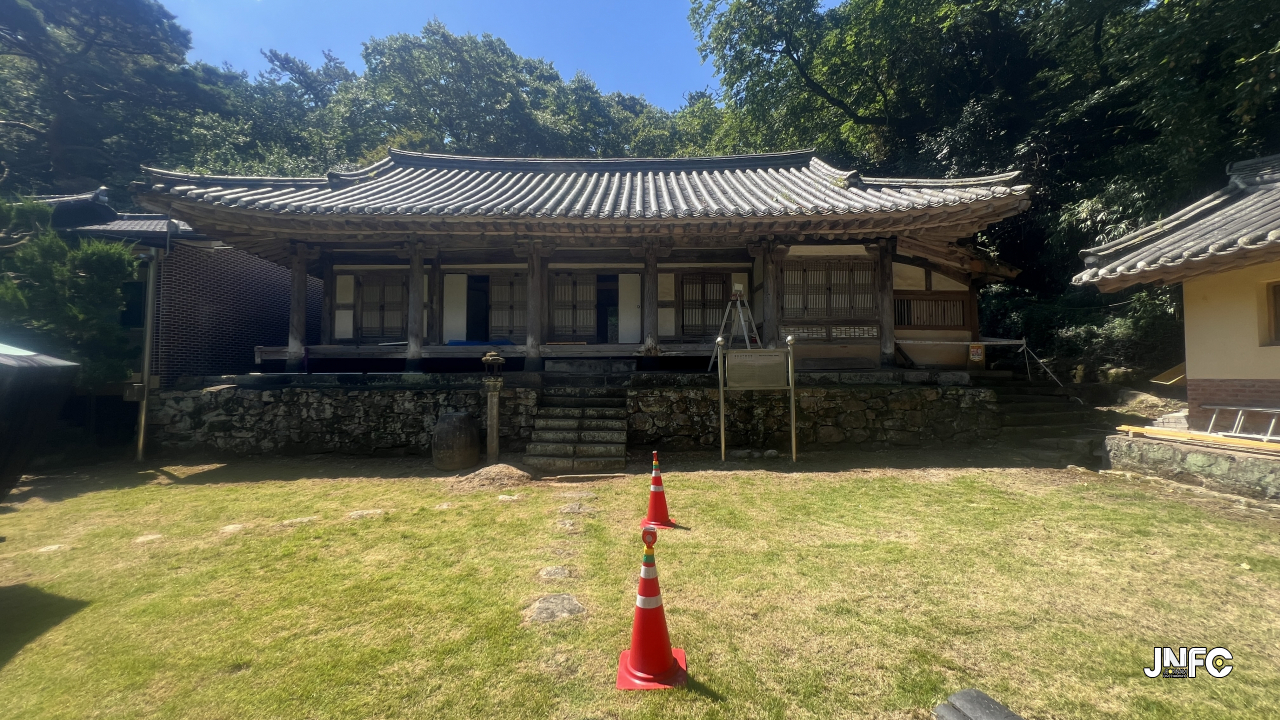 장흥고영완가옥